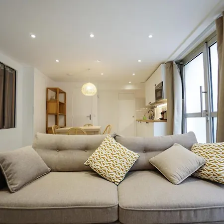 Modern In Beaugrenelle Apartment Paris